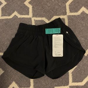 Lulu Lemon Tracker Short. Size 4
